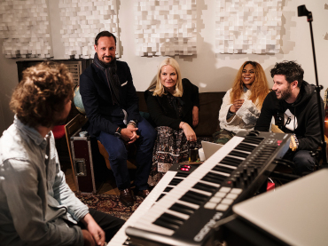 The Crown Prince and Crown Princess visit a song-writing workshop at the by:Larm music festival. Photo: Olav Stubberud, by:Larm.